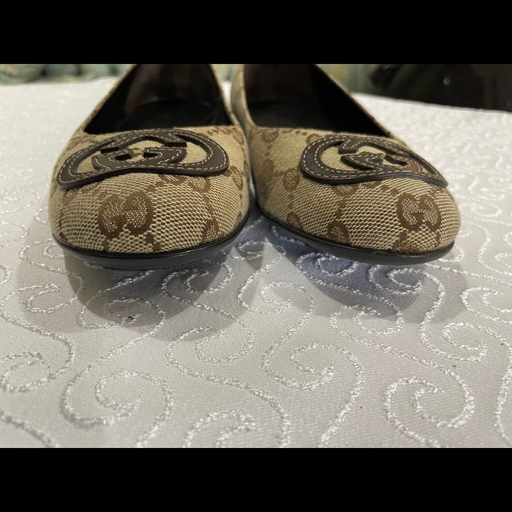Gucci flats